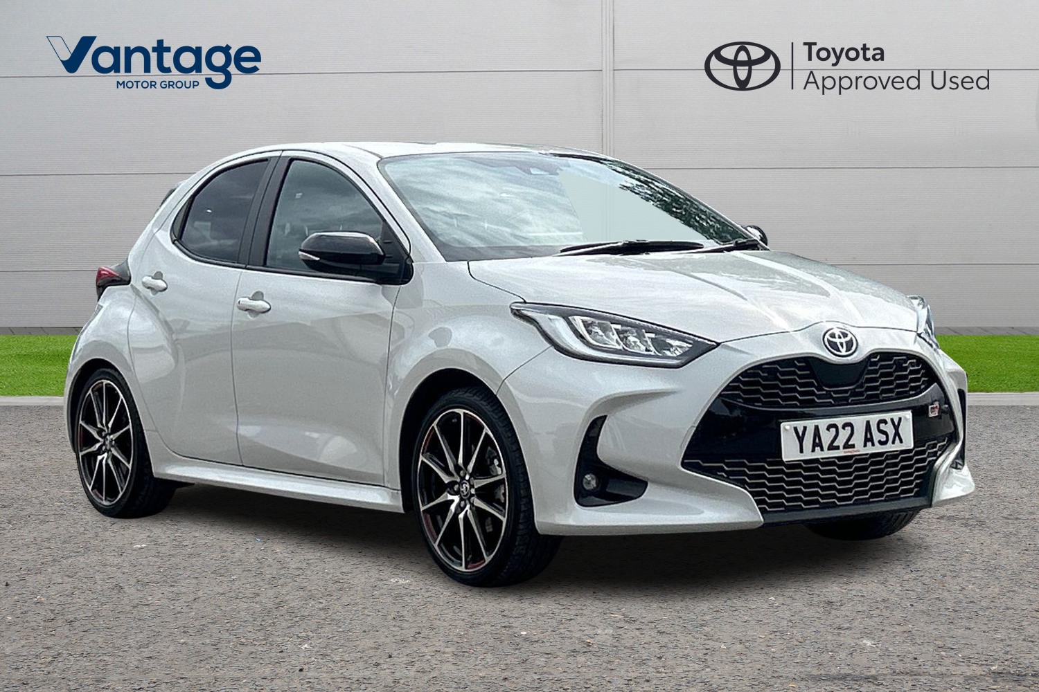 Main listing image - Toyota Yaris