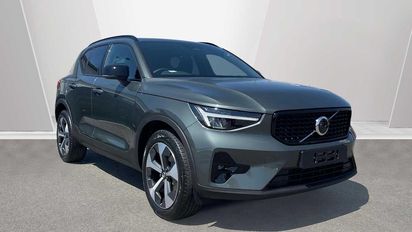 Main listing image - Volvo XC40