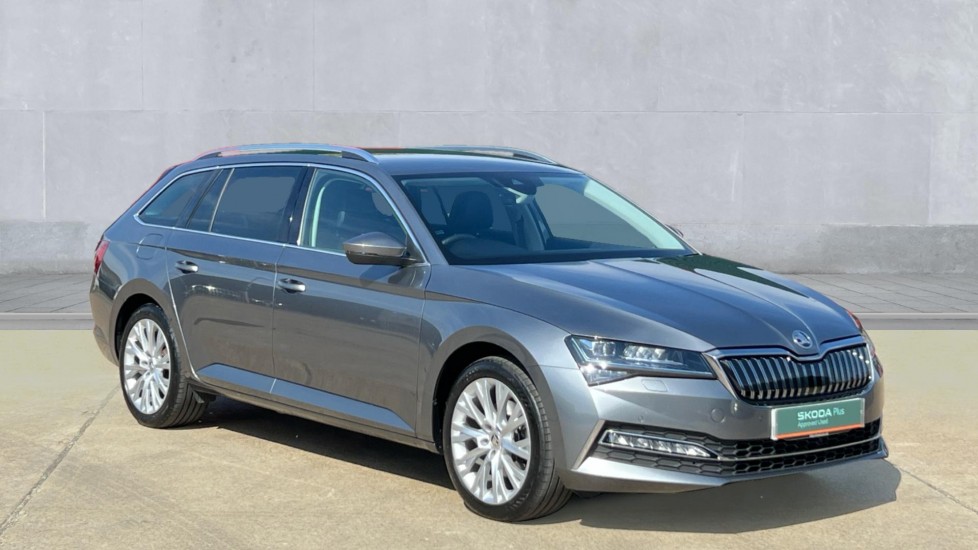Main listing image - Skoda Superb Estate