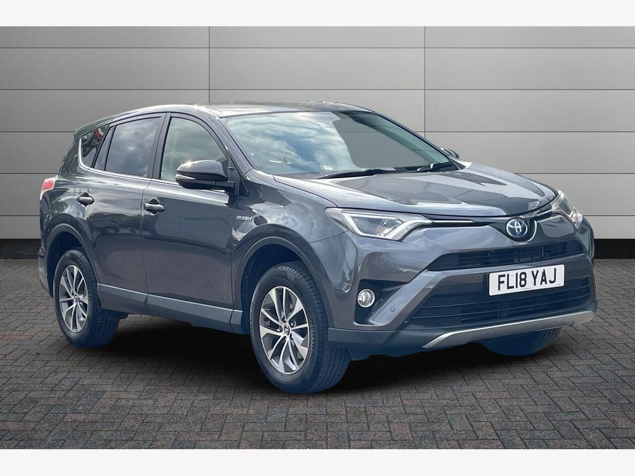 Main listing image - Toyota RAV4