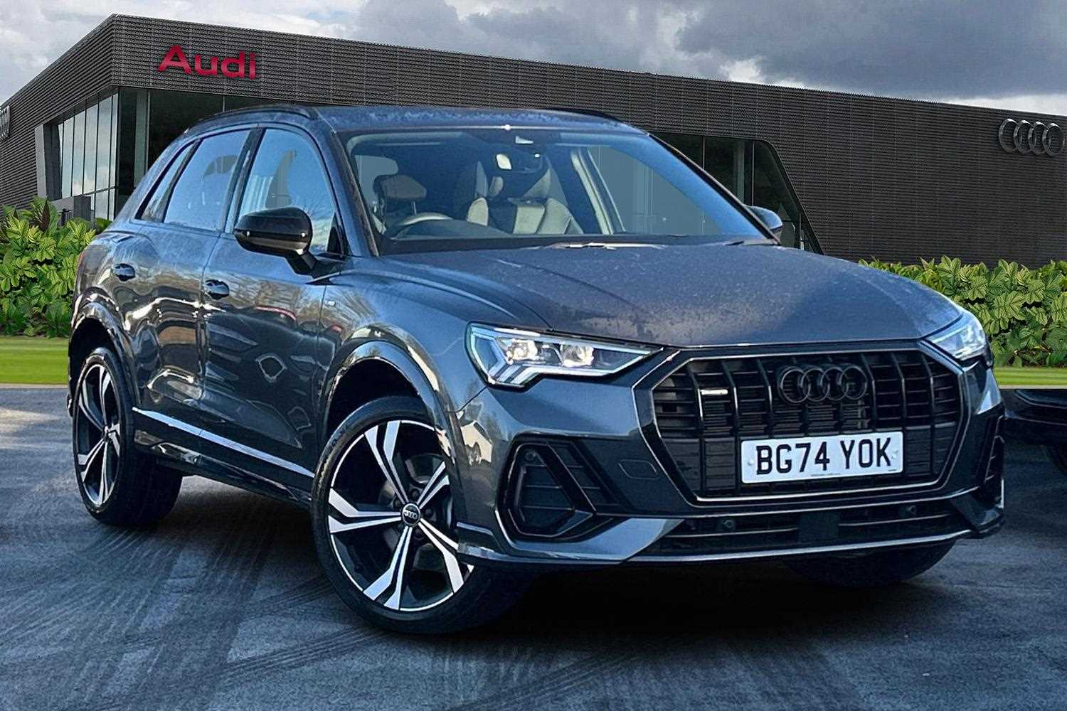 Main listing image - Audi Q3