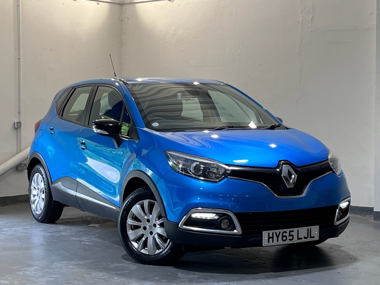 Main listing image - Renault Captur