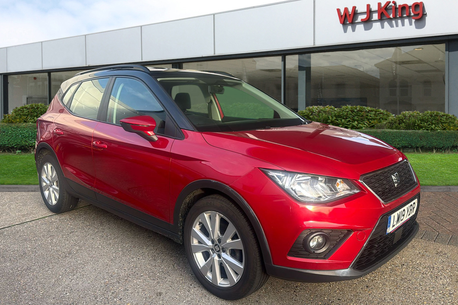 Main listing image - SEAT Arona