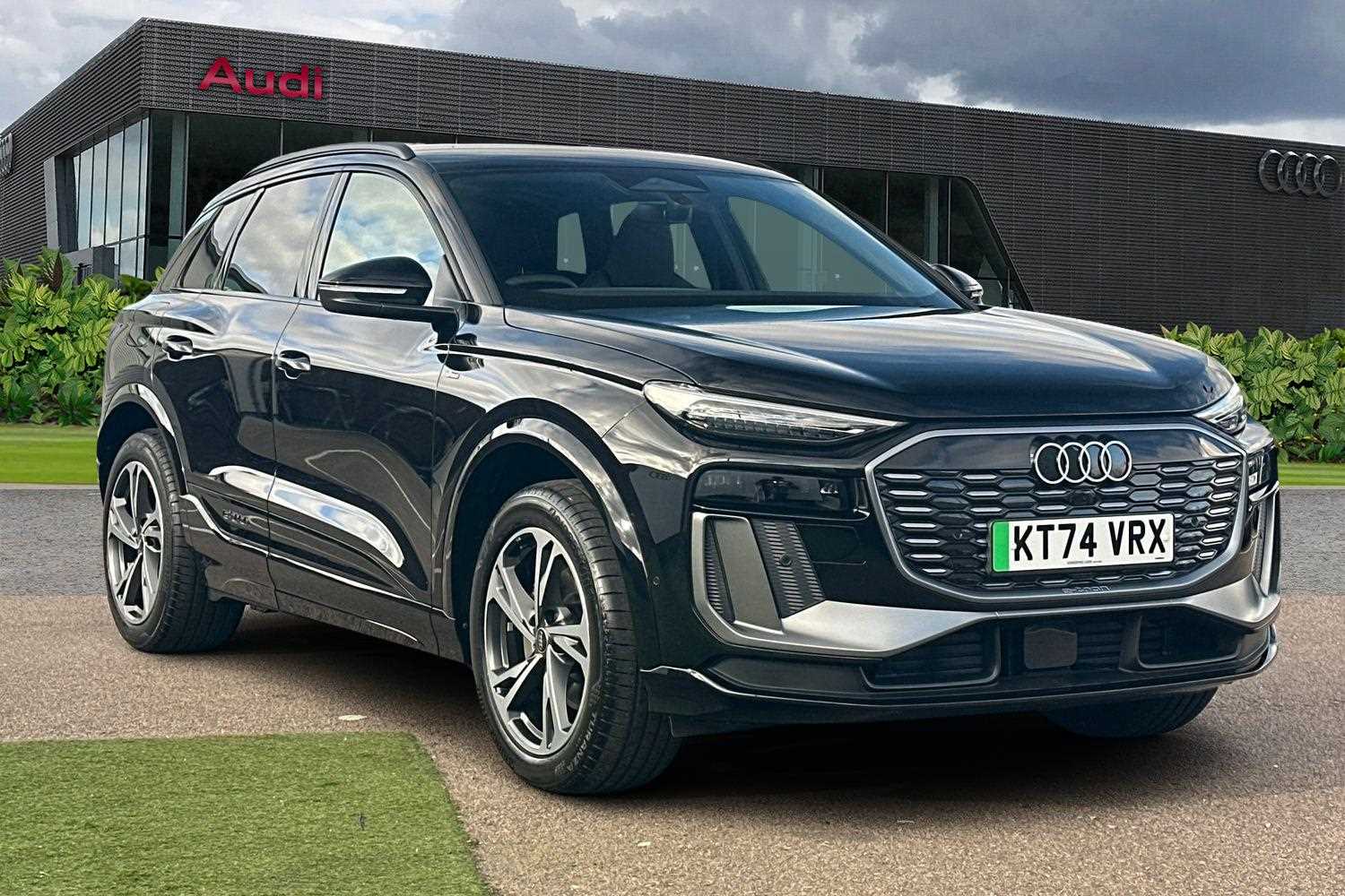 Main listing image - Audi Q6 e-tron