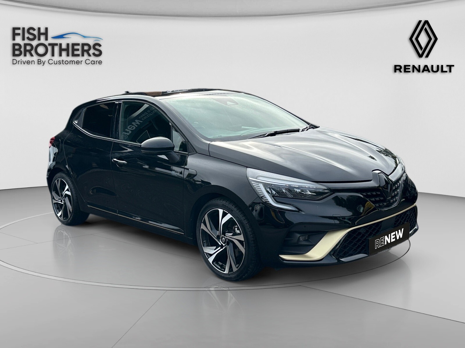Main listing image - Renault Clio