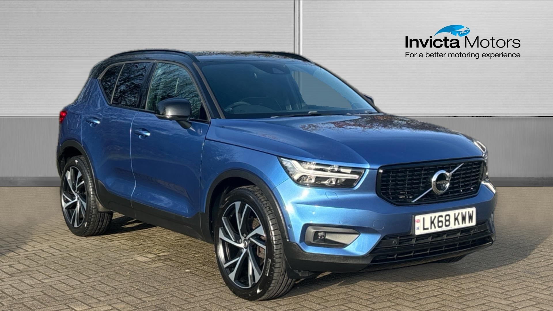 Main listing image - Volvo XC40