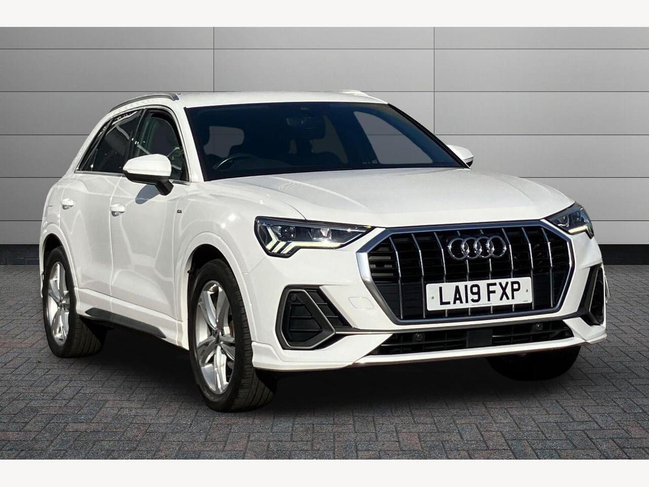 Main listing image - Audi Q3
