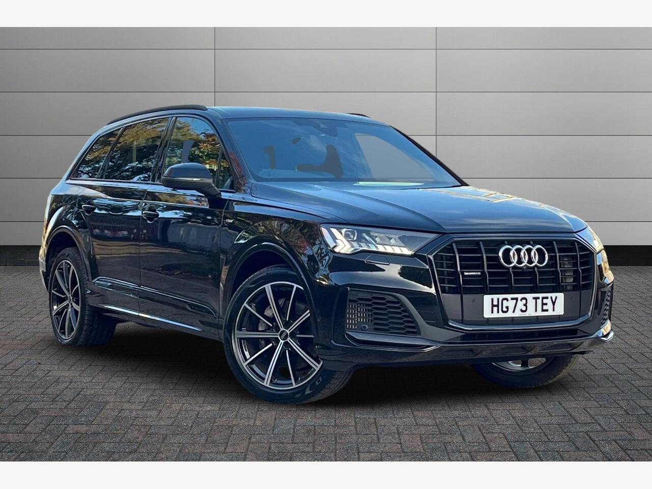 Main listing image - Audi Q7