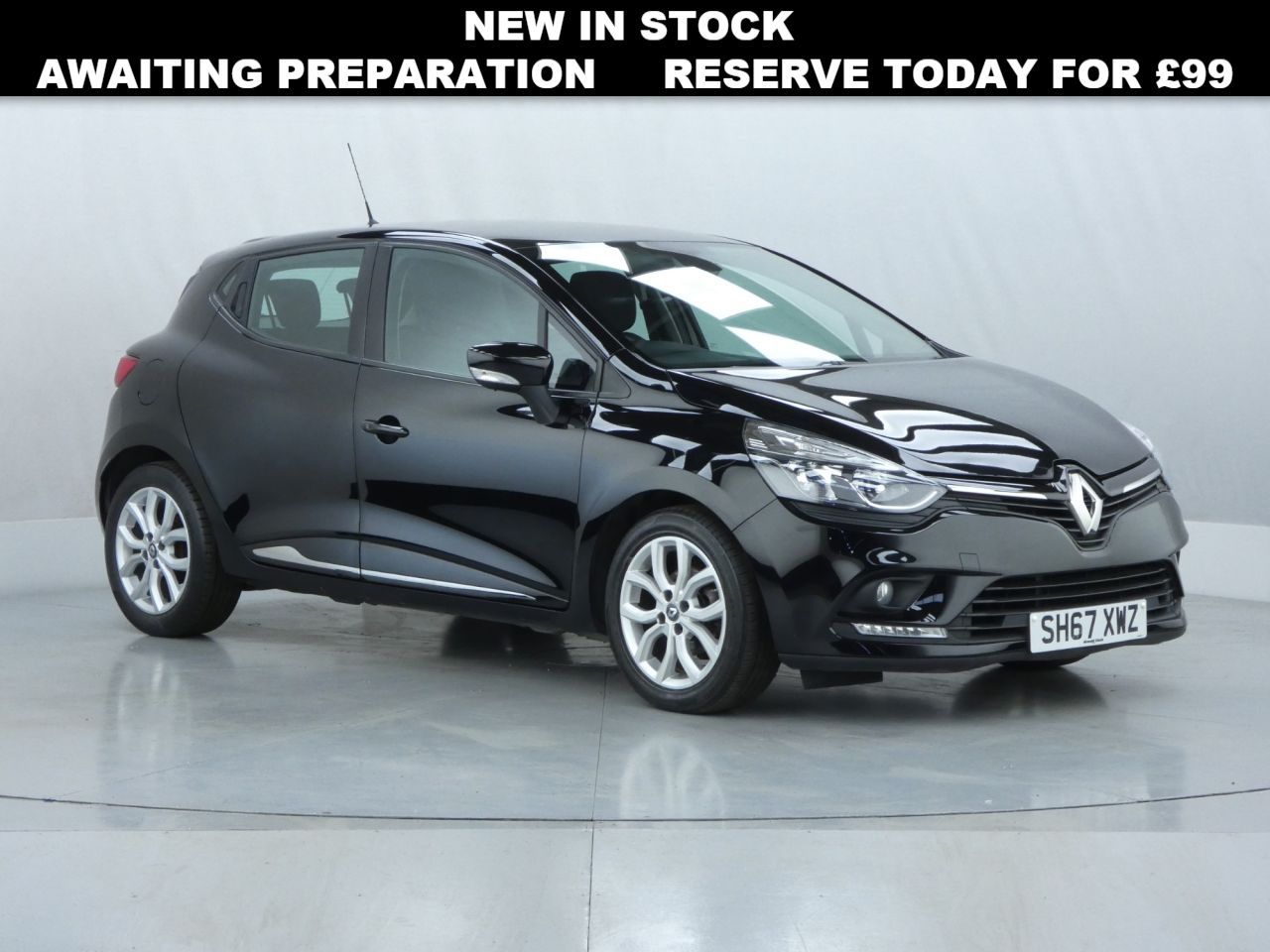 Main listing image - Renault Clio