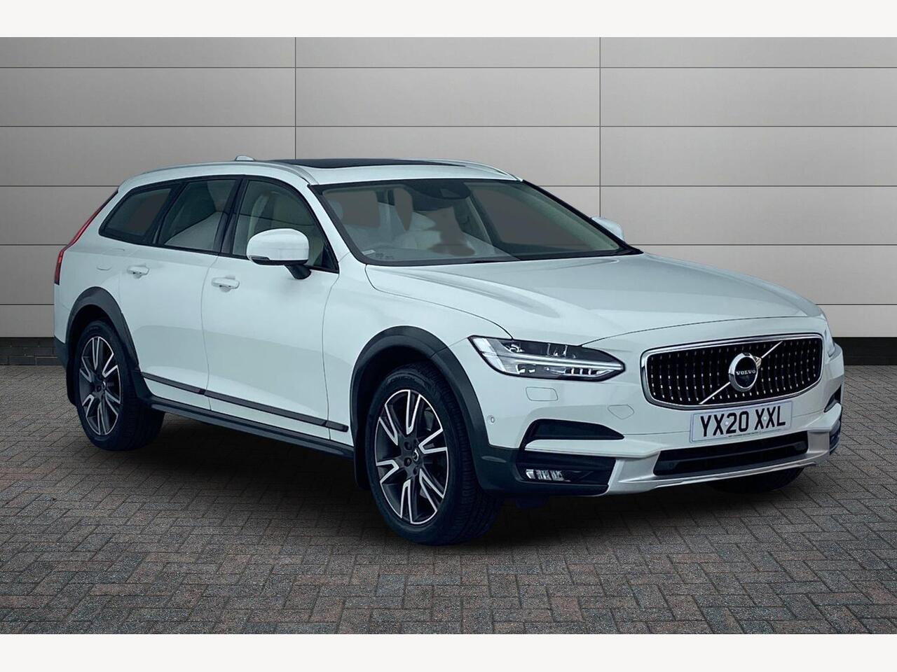 Main listing image - Volvo V90 Cross Country