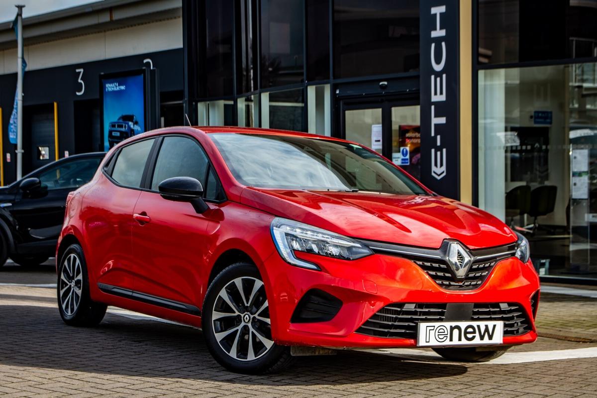 Main listing image - Renault Clio
