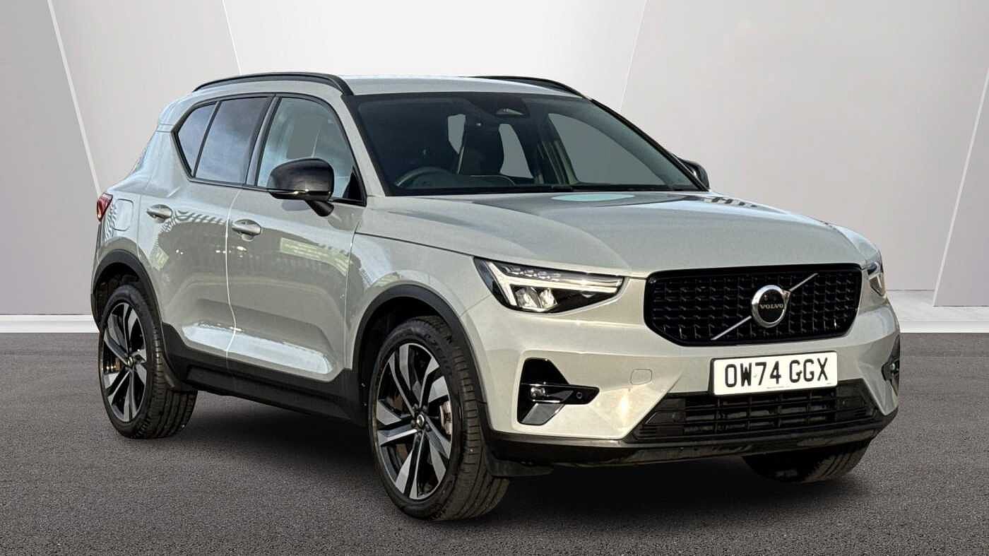 Main listing image - Volvo XC40