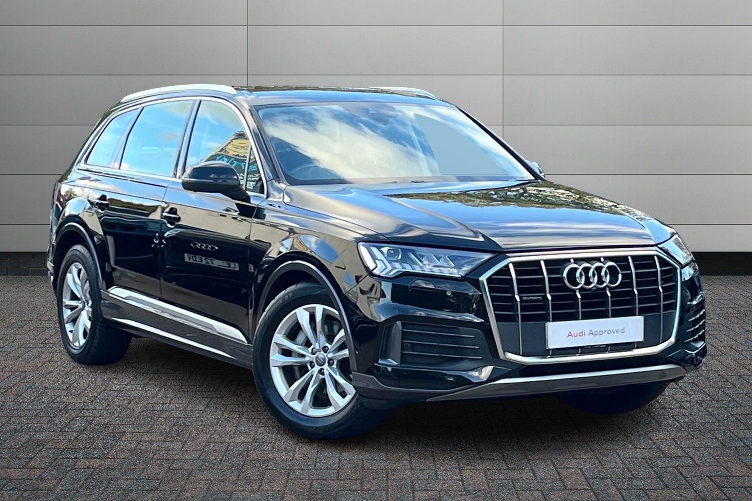 Main listing image - Audi Q7