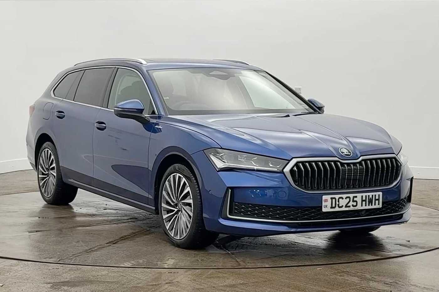 Main listing image - Skoda Superb Estate