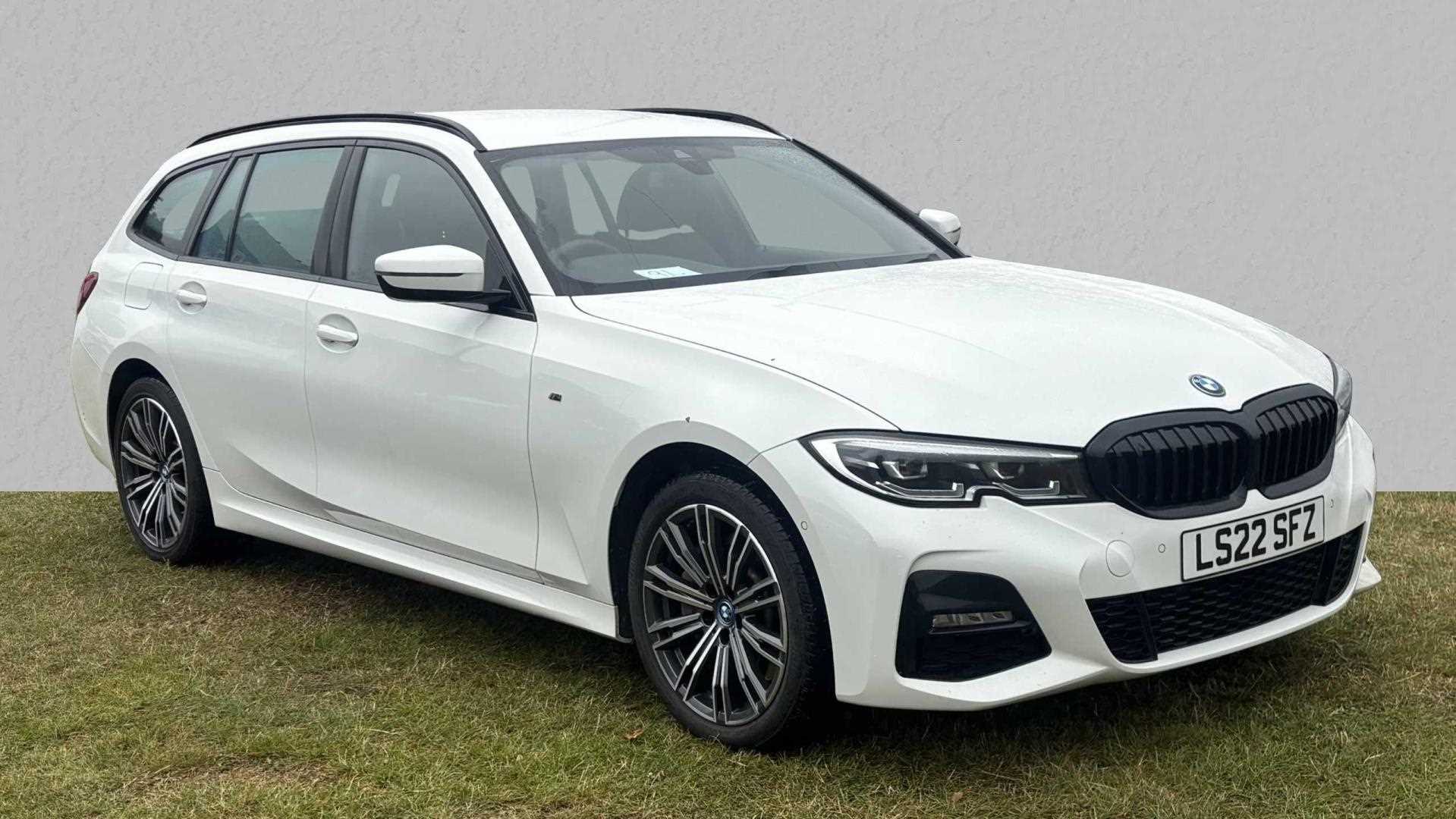 Main listing image - BMW 3 Series Touring