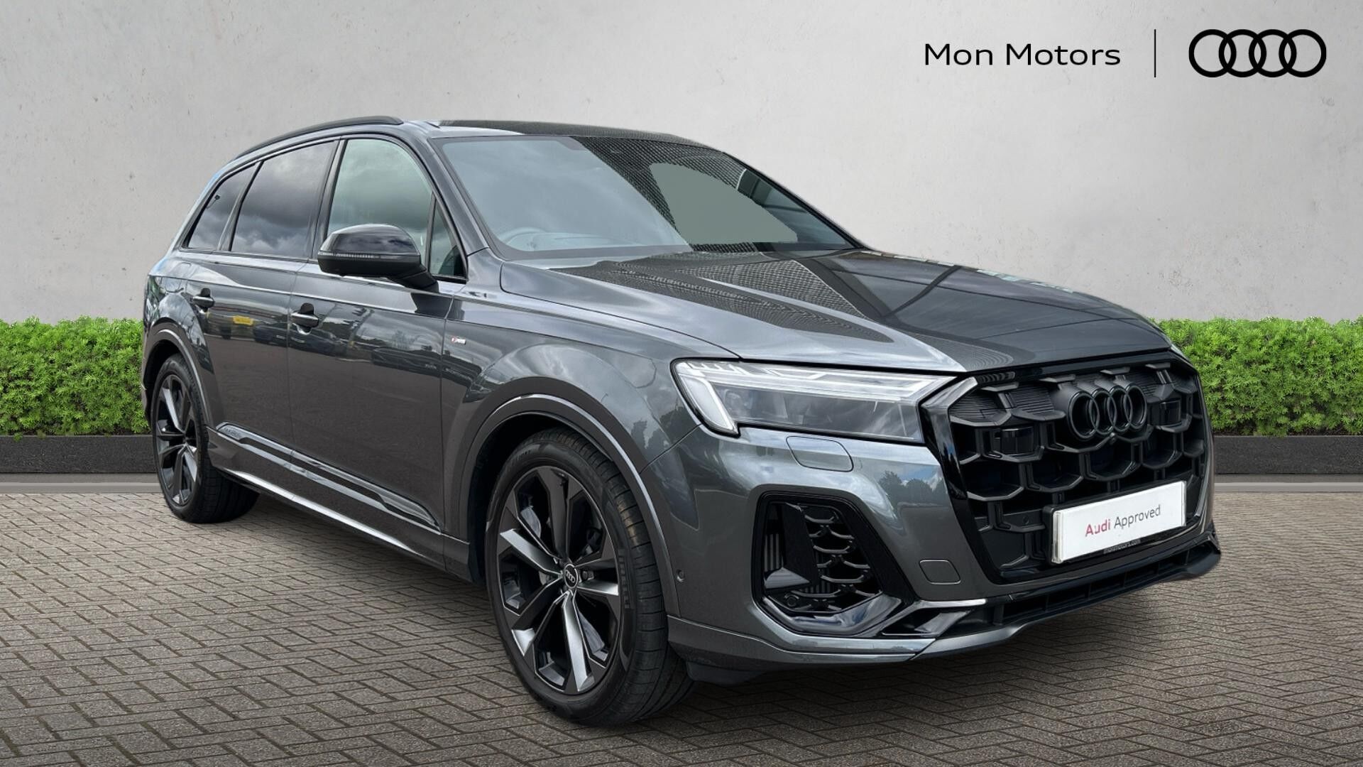 Main listing image - Audi Q7