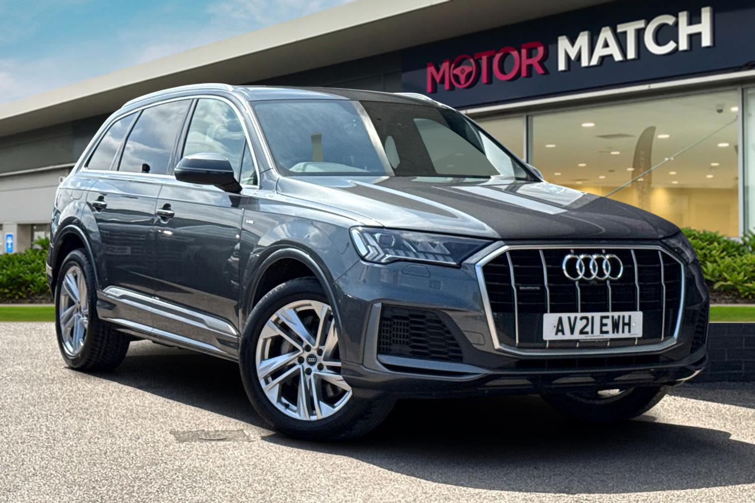 Main listing image - Audi Q7