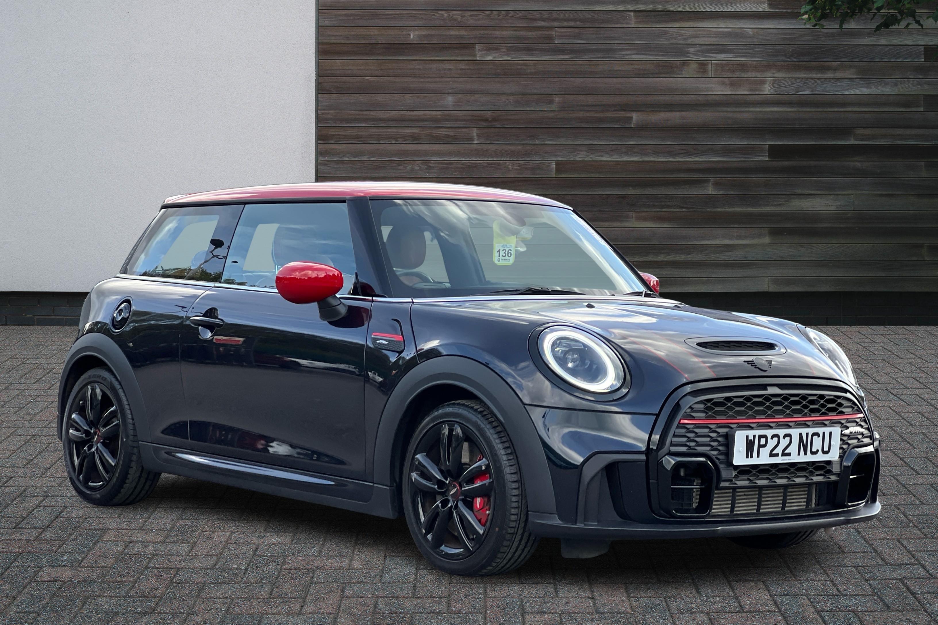 Main listing image - MINI Hatchback