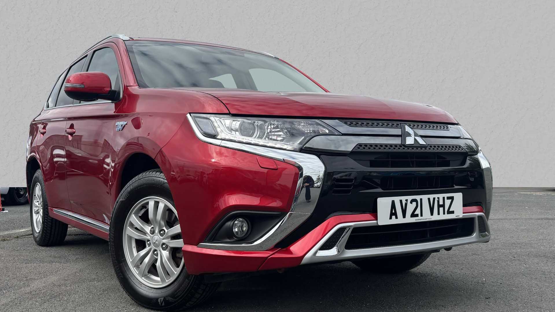 Main listing image - Mitsubishi Outlander