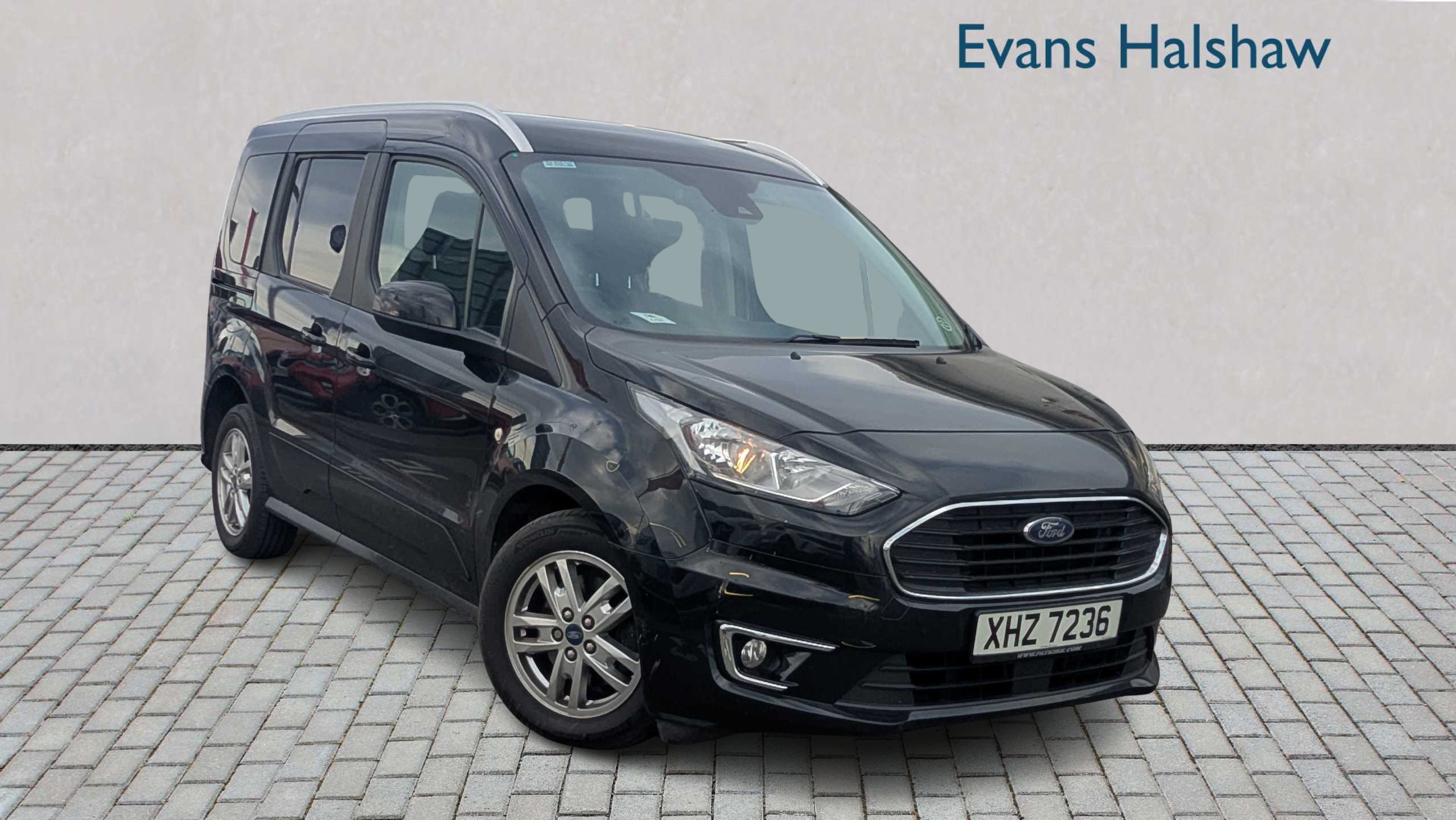 Main listing image - Ford Tourneo Connect