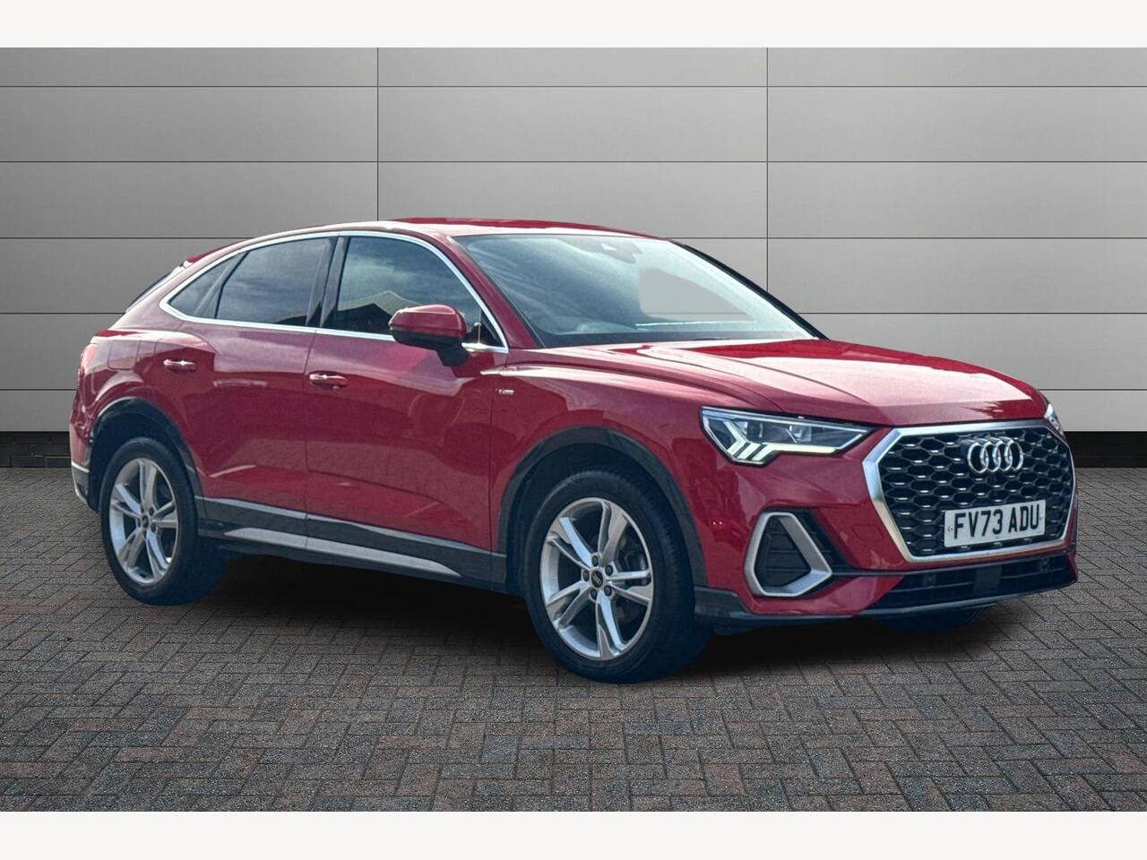 Main listing image - Audi Q3