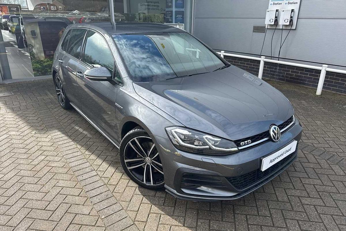 Main listing image - Volkswagen Golf