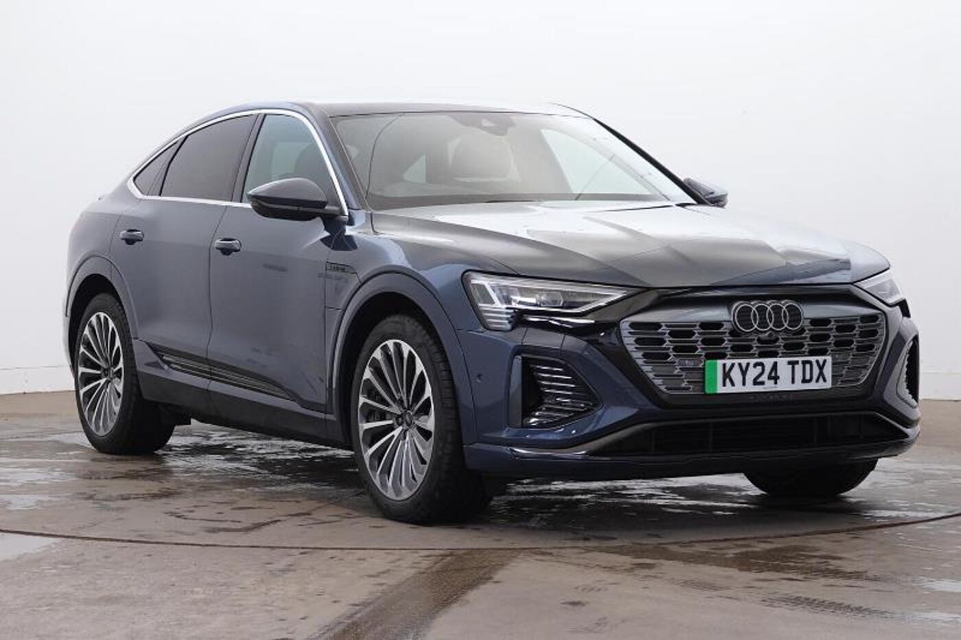 Main listing image - Audi Q8 e-tron