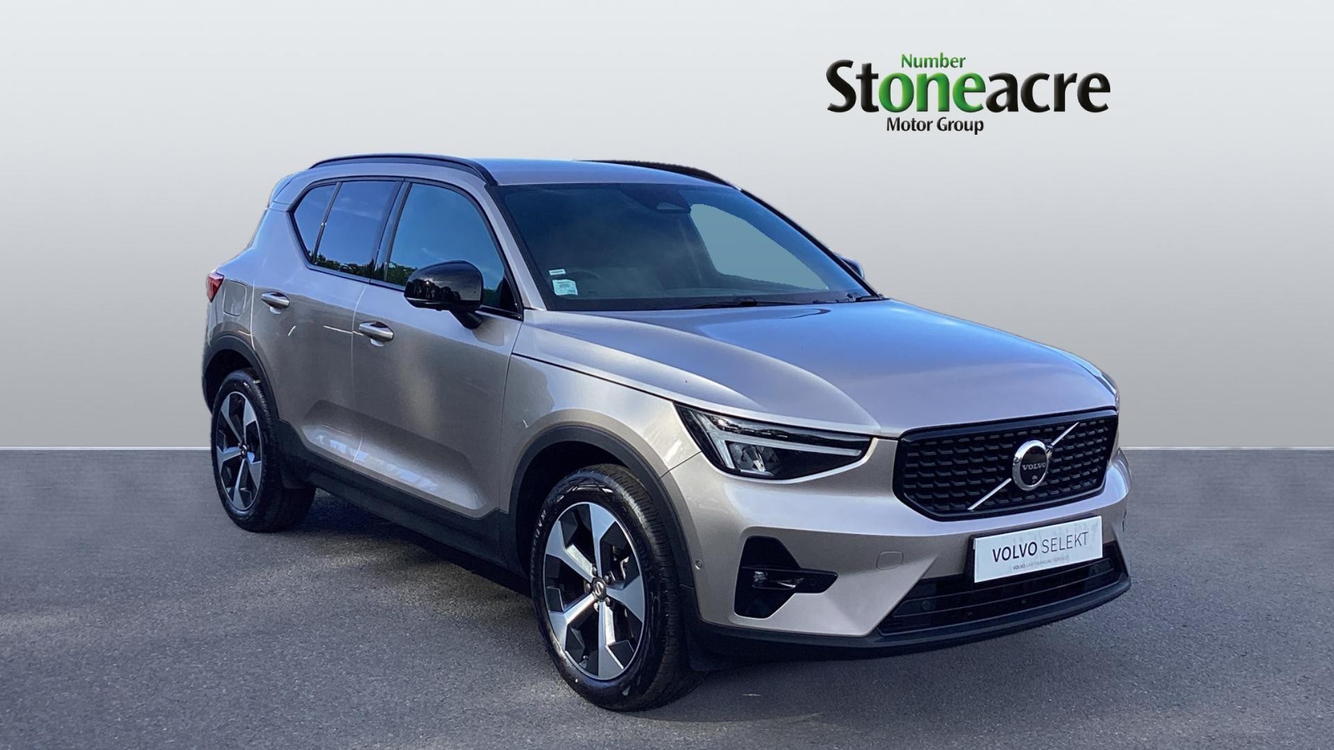 Main listing image - Volvo XC40