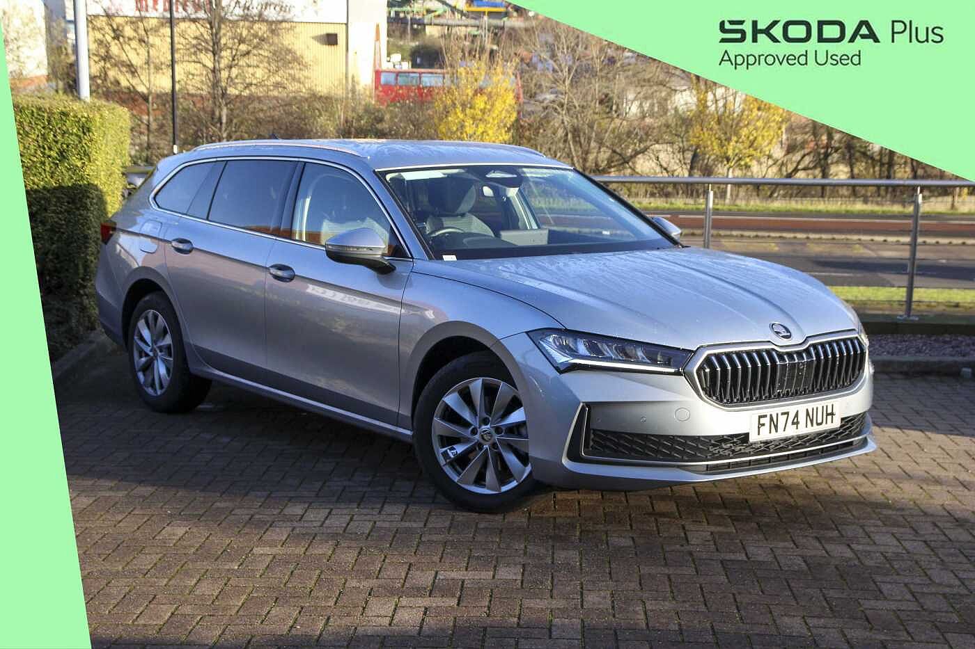 Main listing image - Skoda Superb Estate