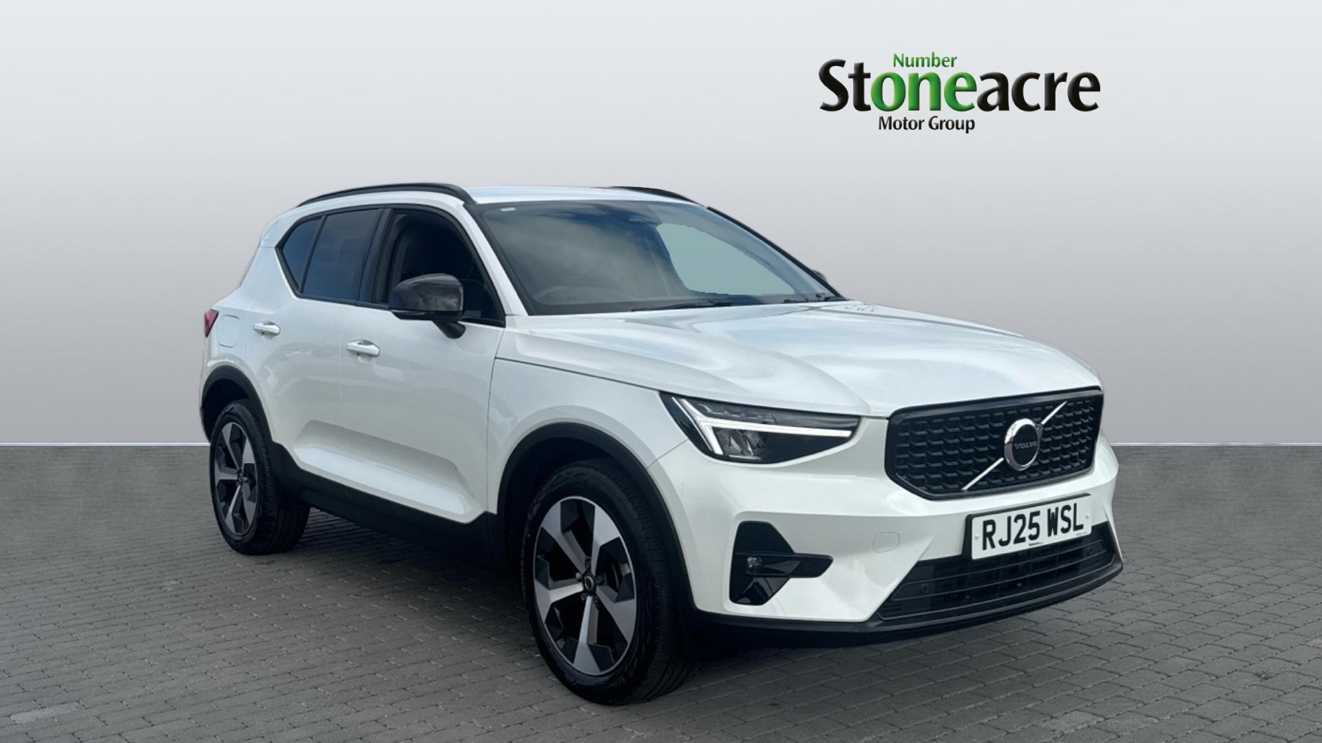 Main listing image - Volvo XC40