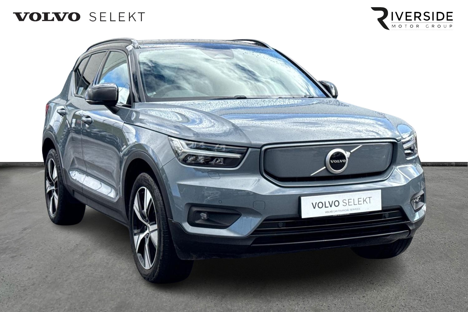 Main listing image - Volvo XC40 Recharge