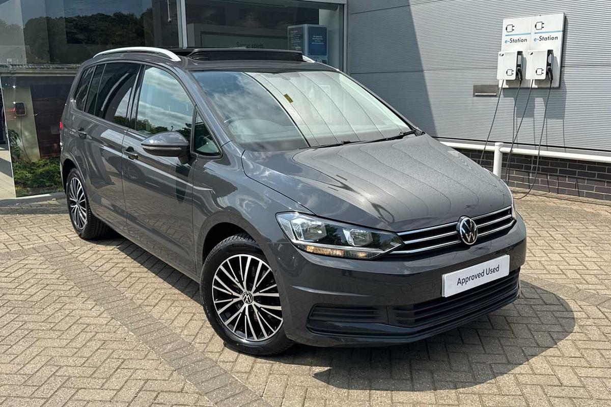 Main listing image - Volkswagen Touran