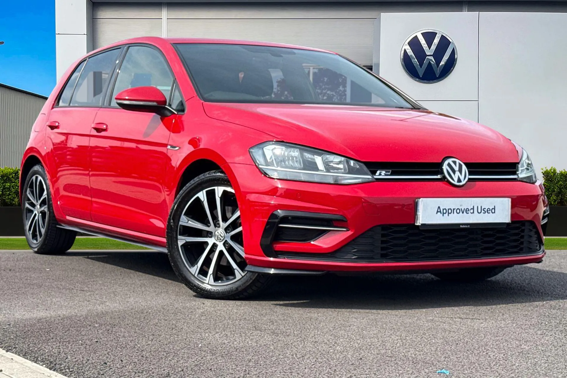 Main listing image - Volkswagen Golf