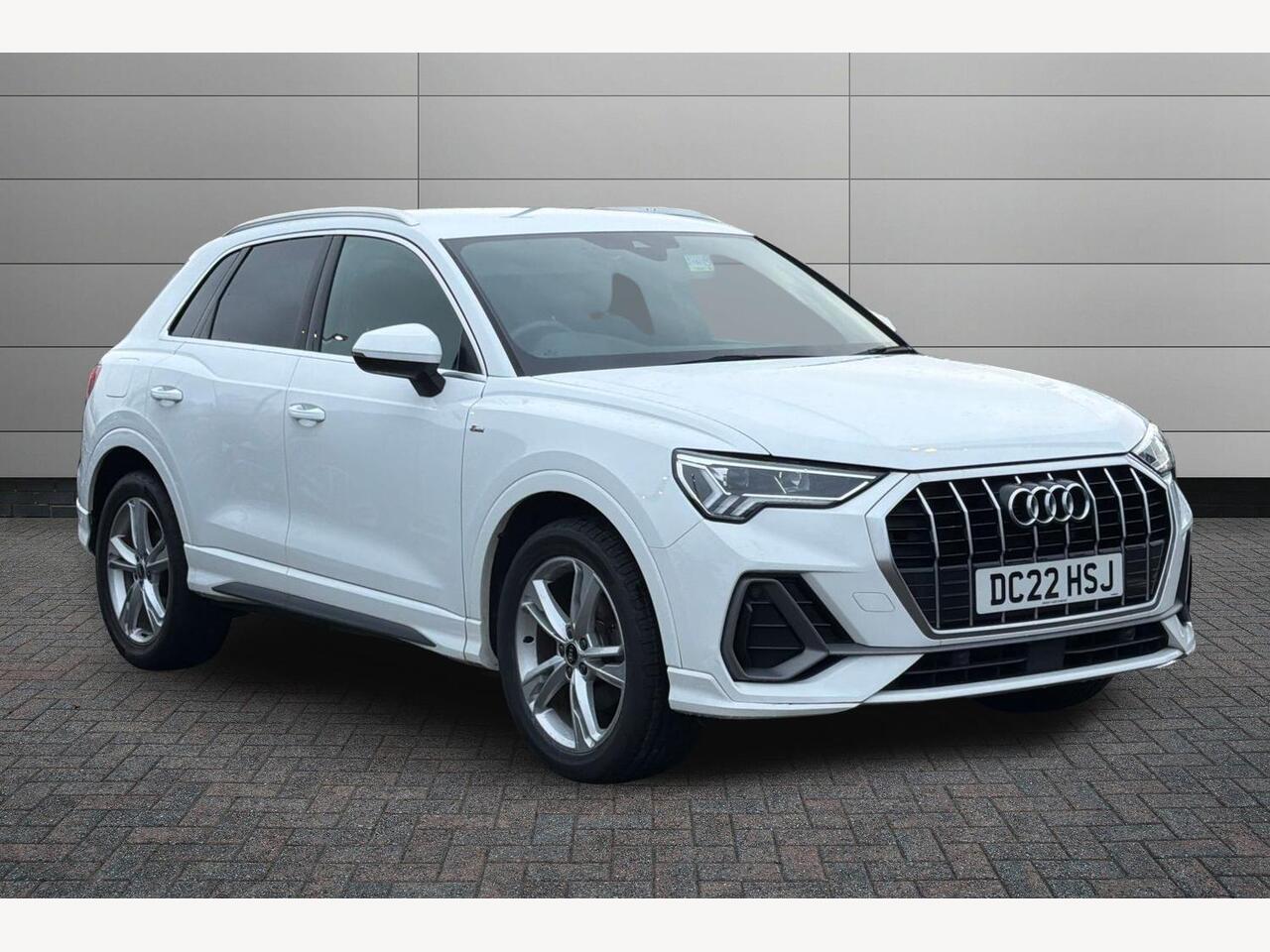 Main listing image - Audi Q3