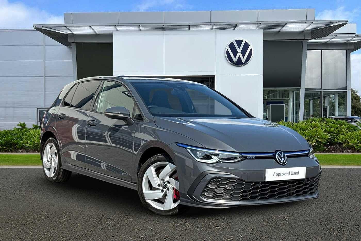 Main listing image - Volkswagen Golf GTE