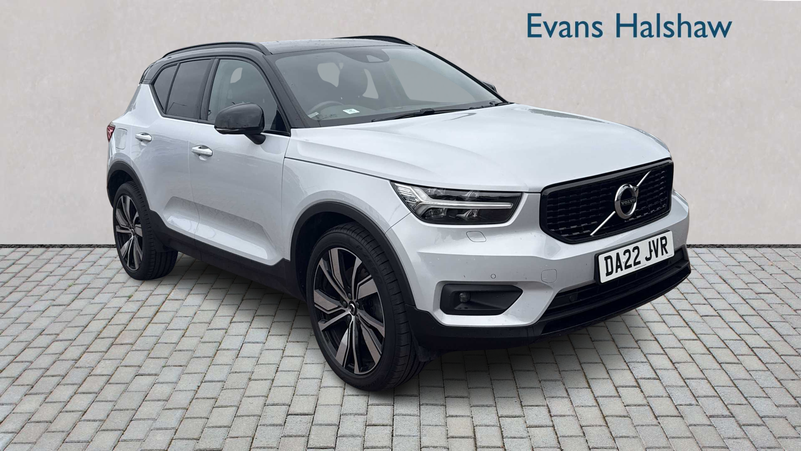 Main listing image - Volvo XC40 Recharge
