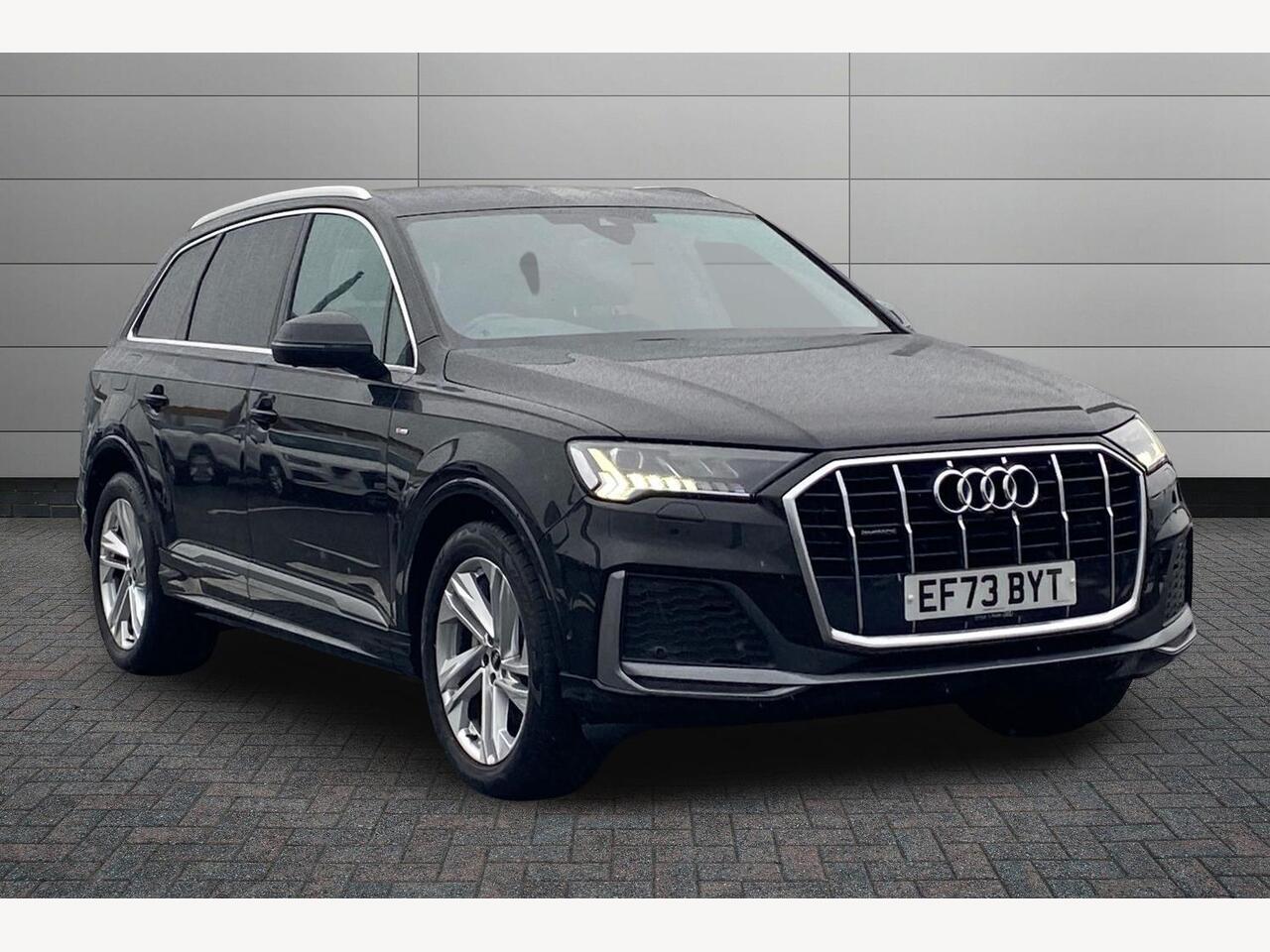 Main listing image - Audi Q7