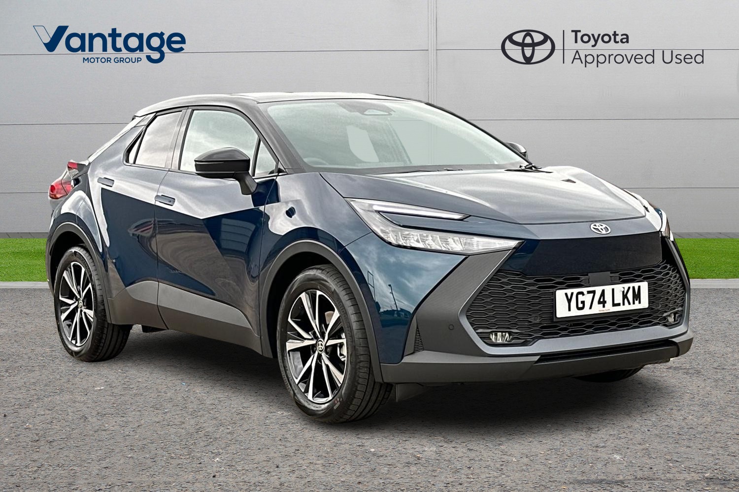 Main listing image - Toyota C-HR