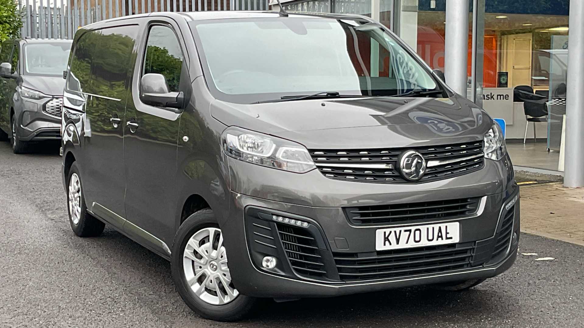 Main listing image - Vauxhall Vivaro