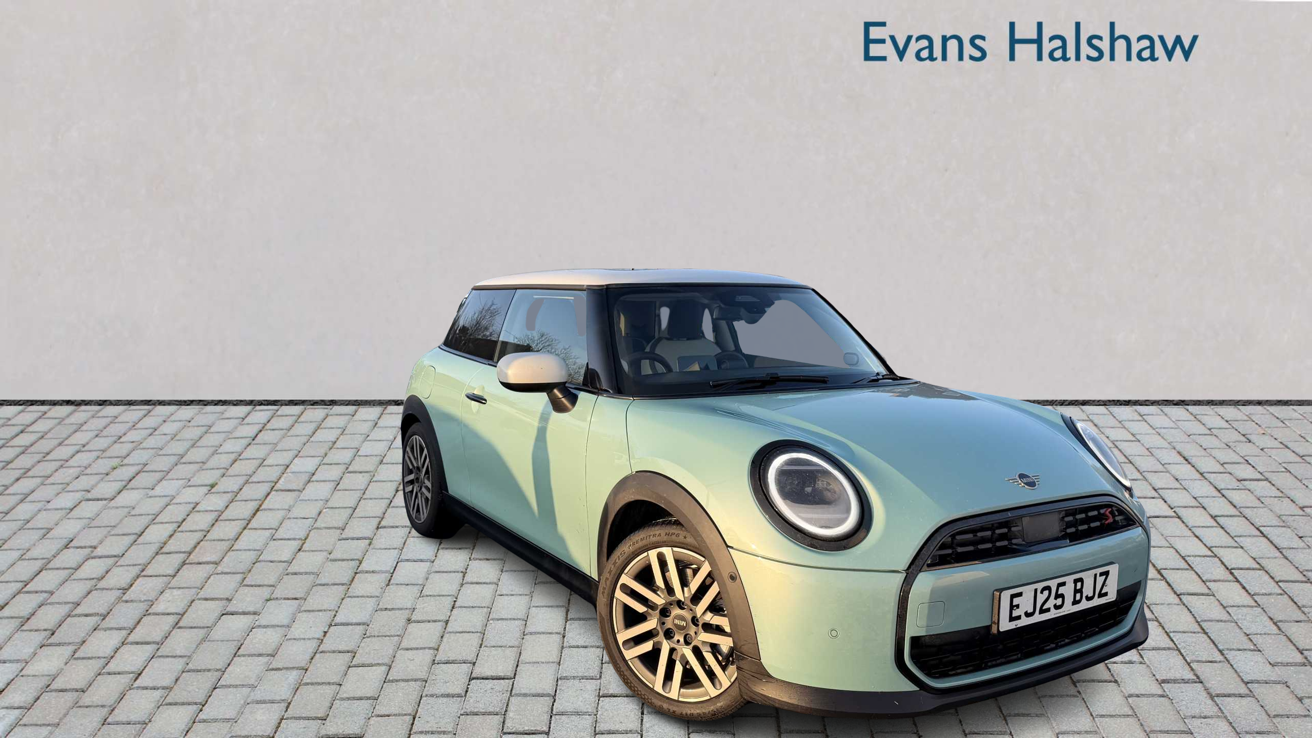 Main listing image - MINI Hatchback