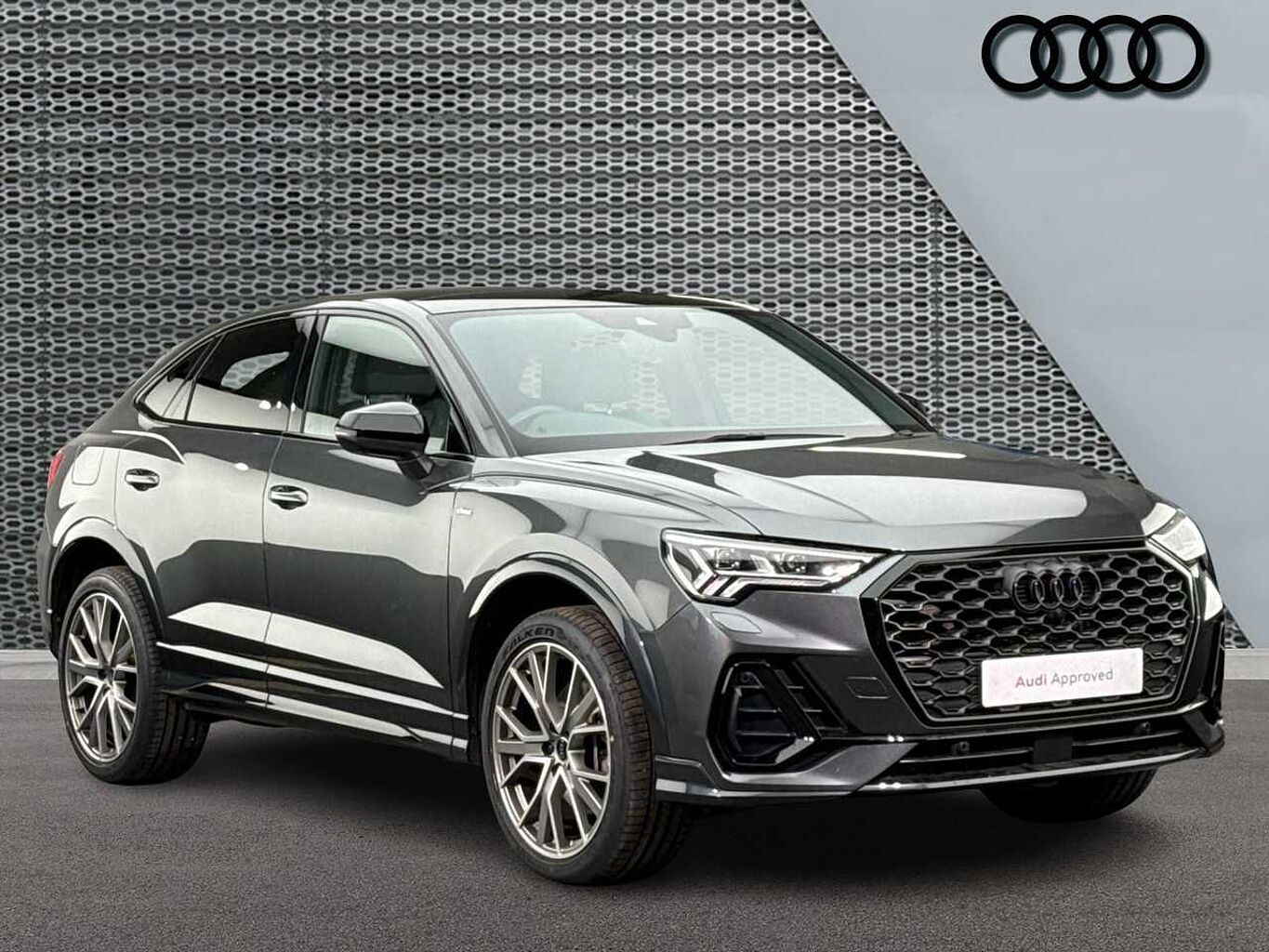 Main listing image - Audi Q3