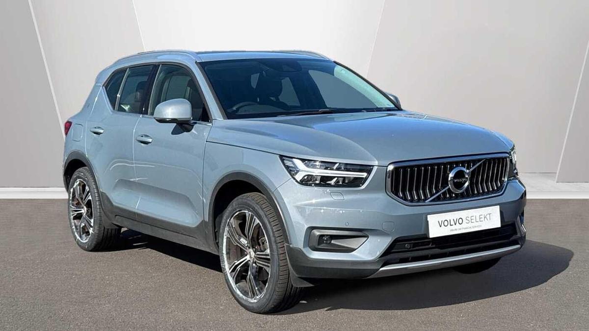 Main listing image - Volvo XC40