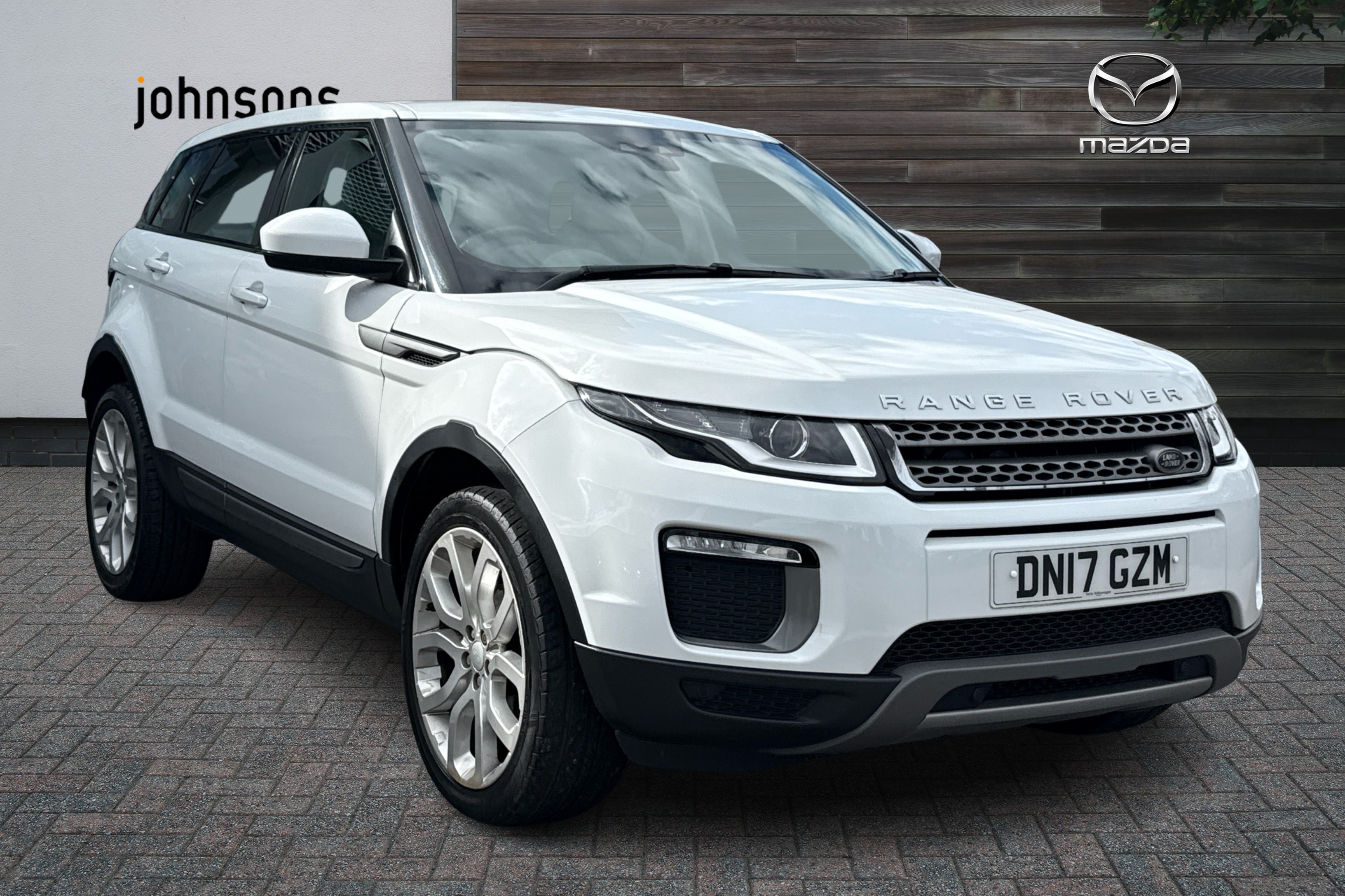 Main listing image - Land Rover Range Rover Evoque