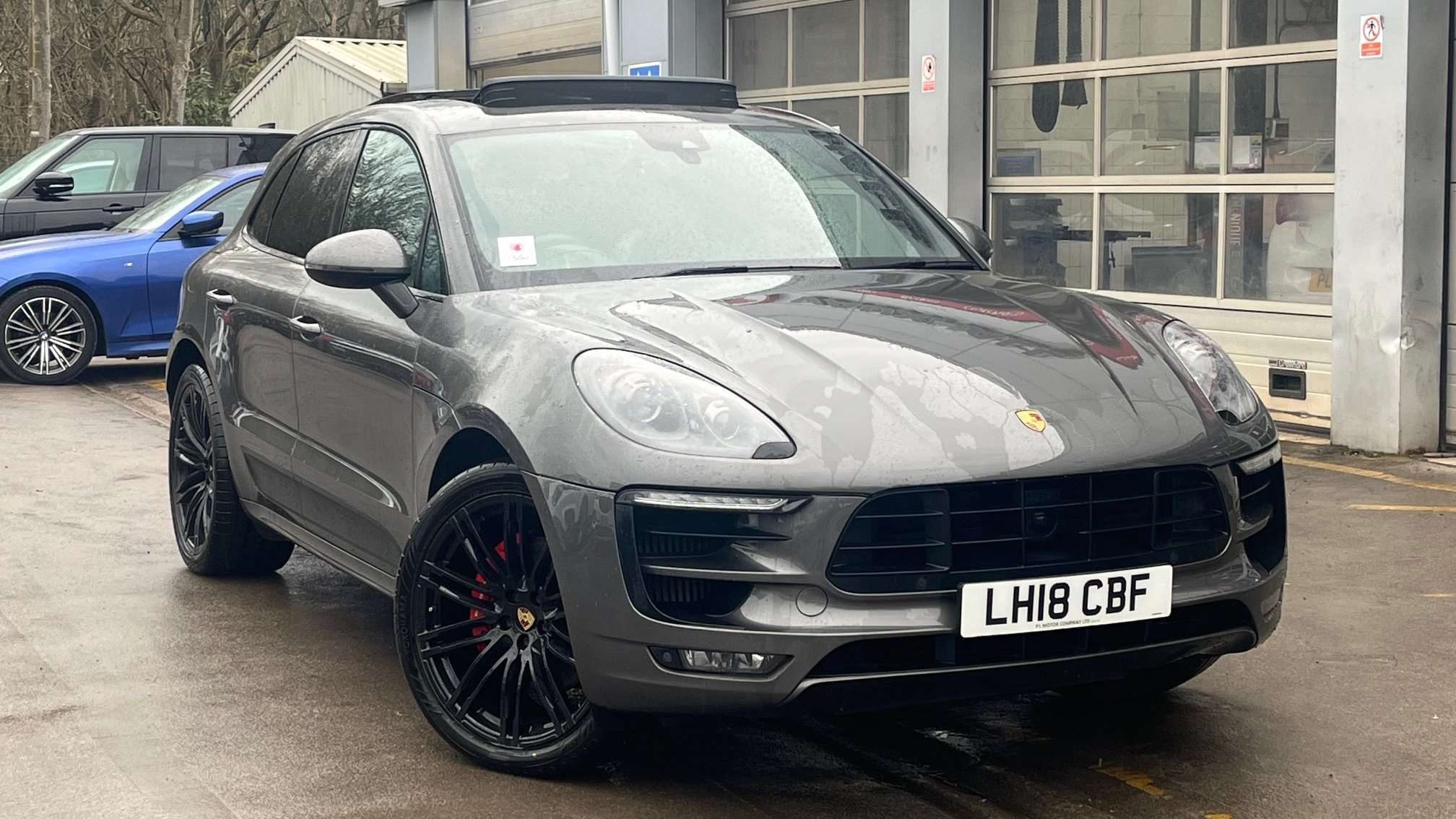 Main listing image - Porsche Macan