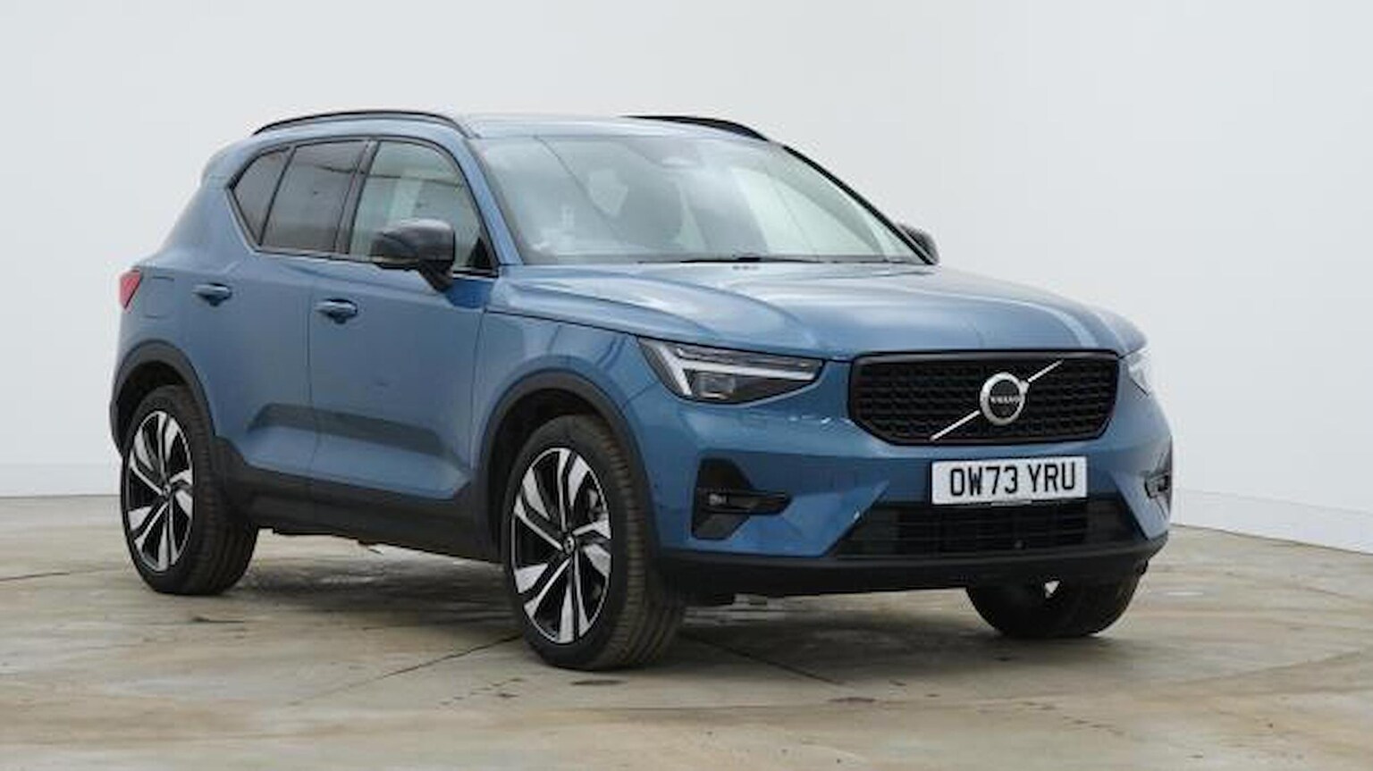 Main listing image - Volvo XC40