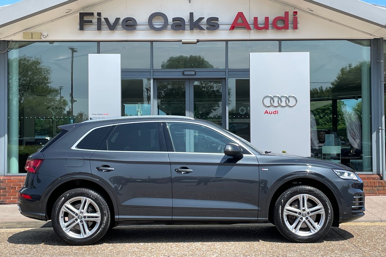 Main listing image - Audi Q5