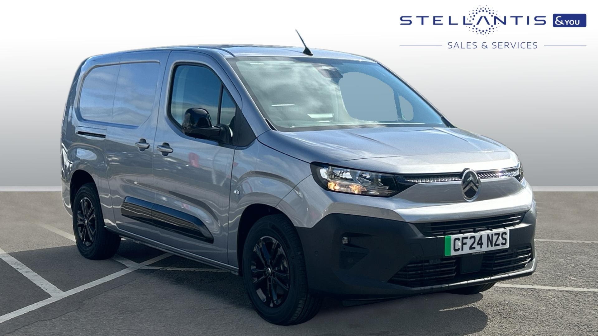 Main listing image - Citroen e-Berlingo