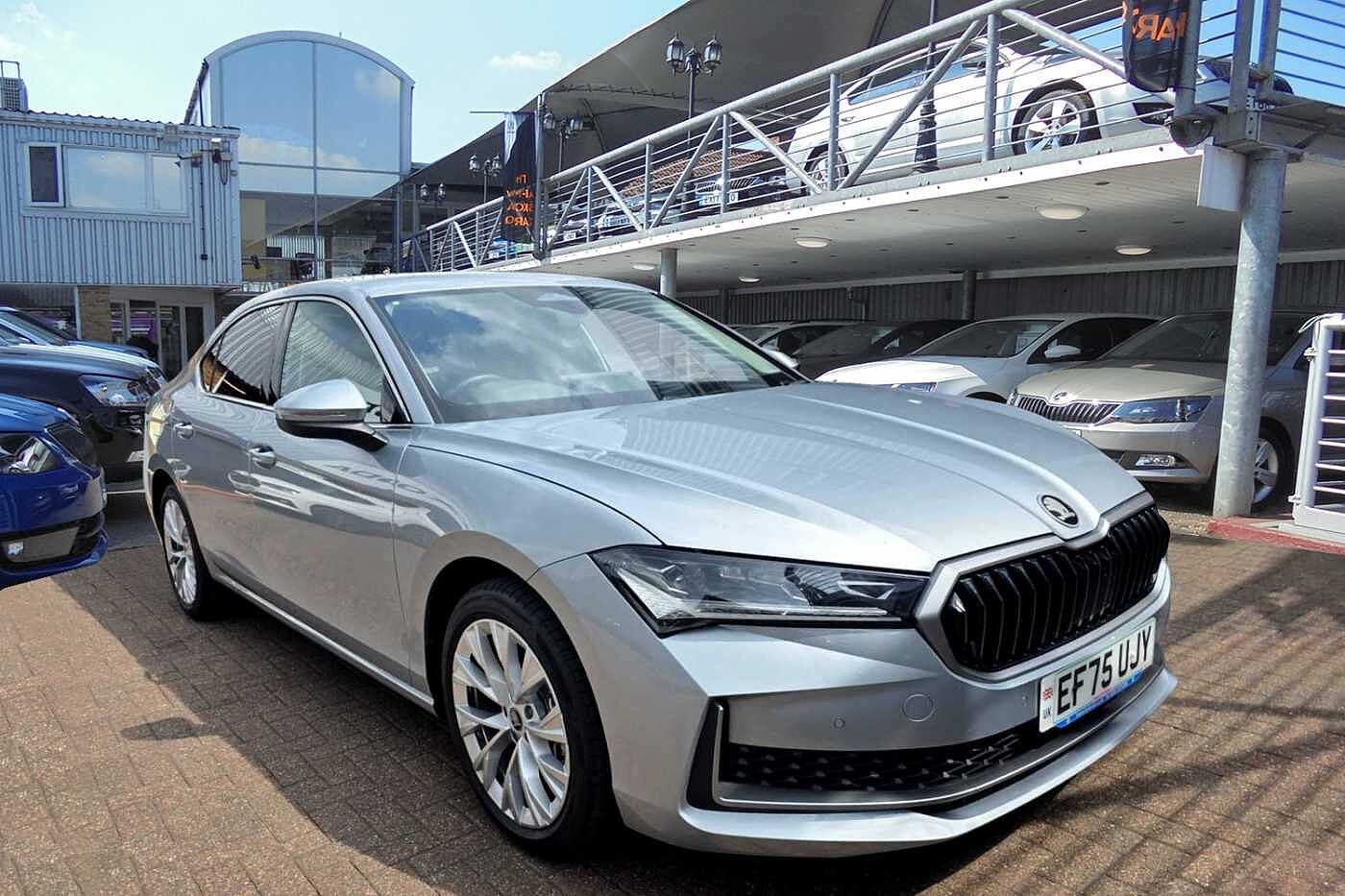 Main listing image - Skoda Superb
