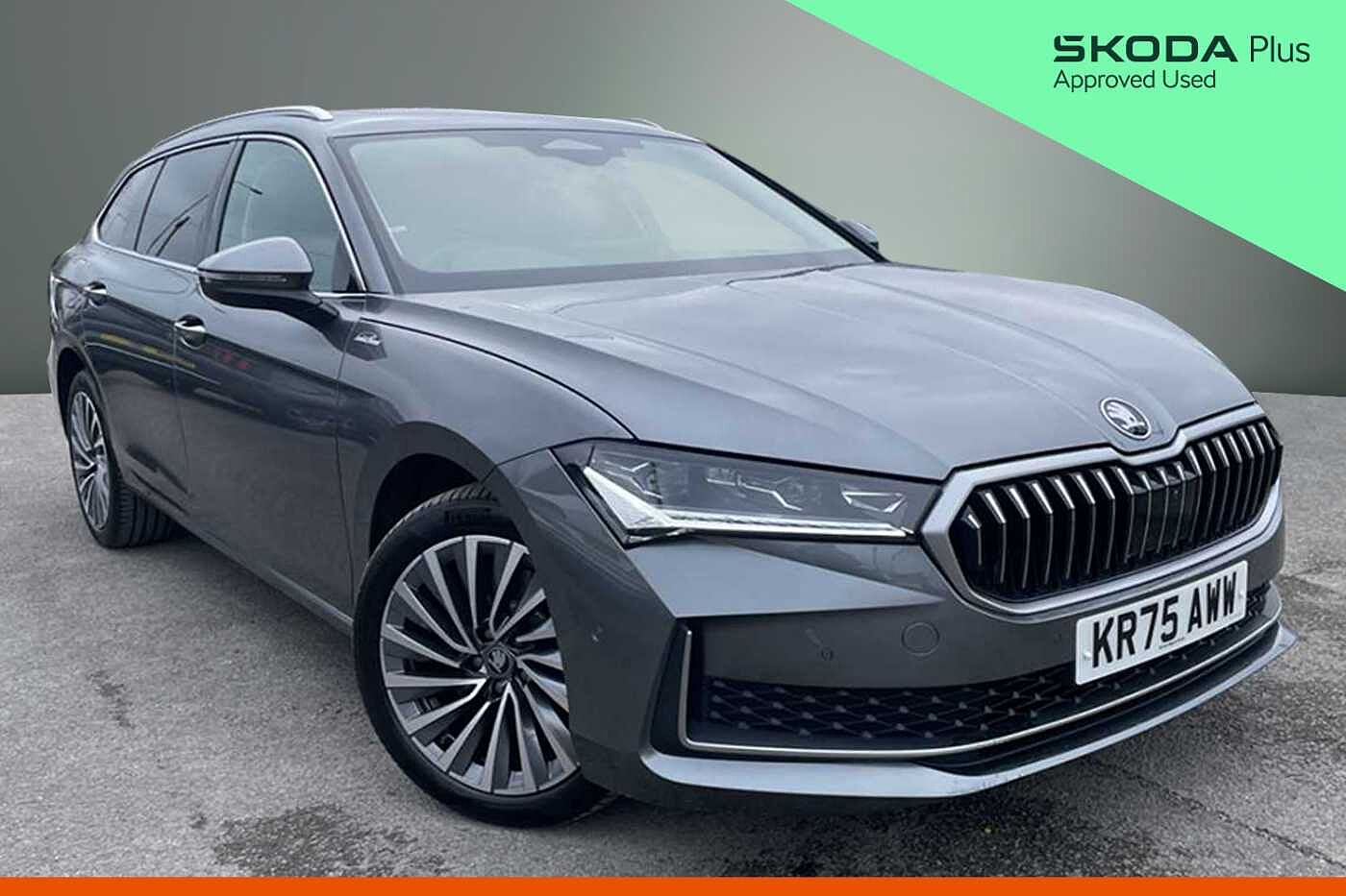 Main listing image - Skoda Superb Estate