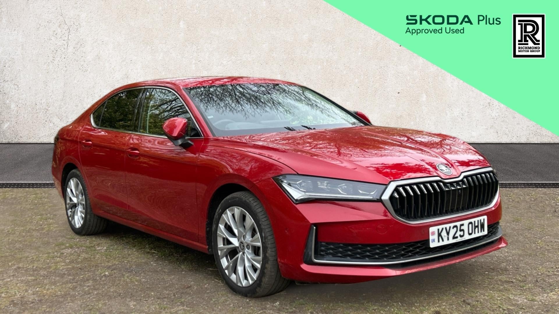 Main listing image - Skoda Superb